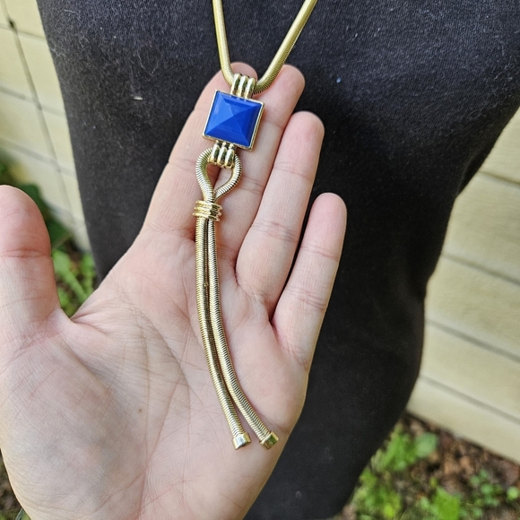 Avon gold tone chain necklace with blue square pendant and chain signed SAQ - Picture 2 of 4